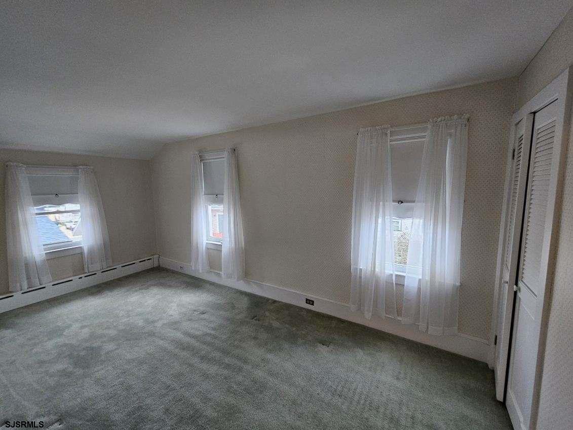 1 N Jackson Ave