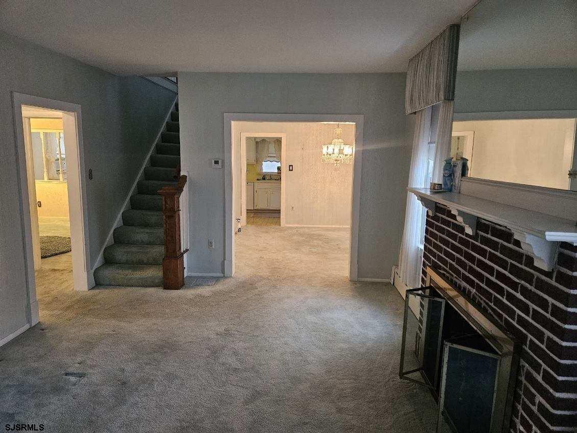 1 N Jackson Ave