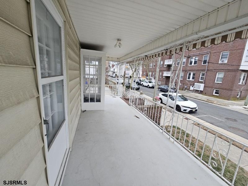 1 N Jackson Ave