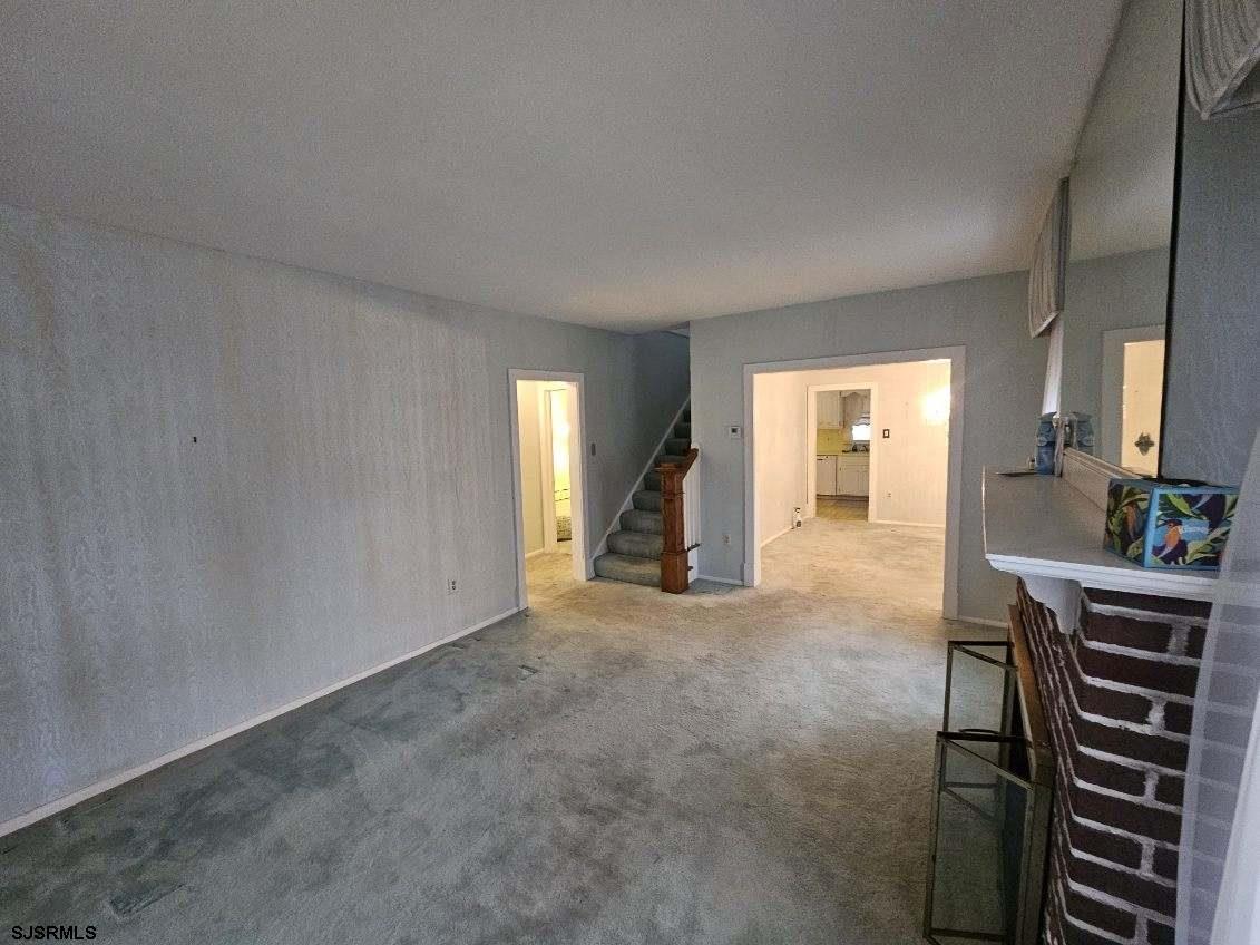 1 N Jackson Ave