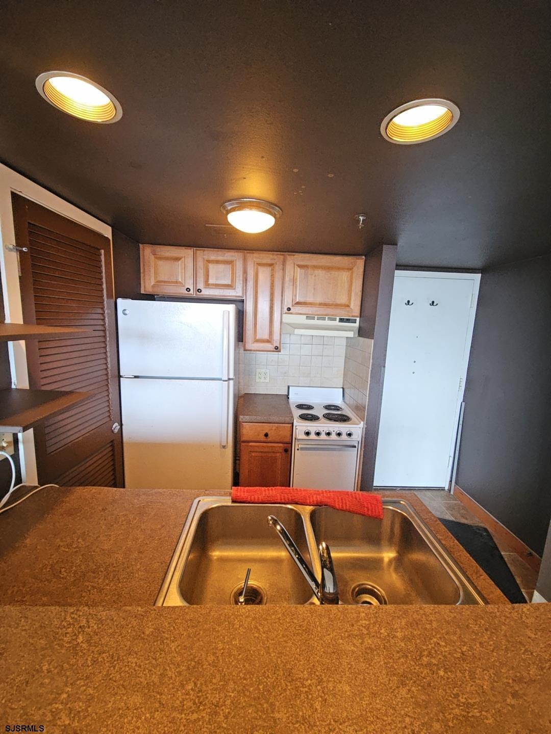 3851 Boardwalk Unit: 1408
