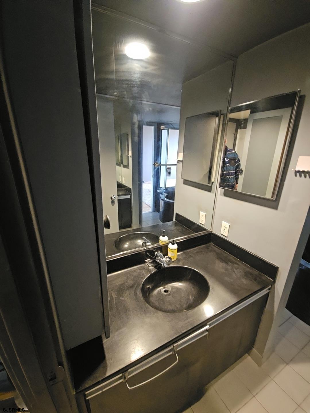 3851 Boardwalk Unit: 1408