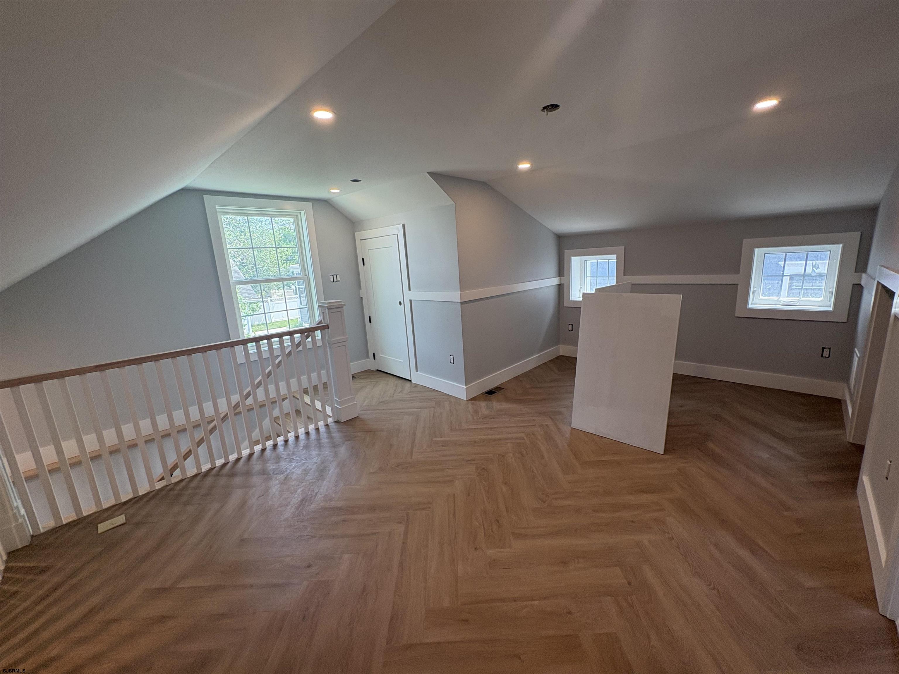 15 S Cornwall Ave