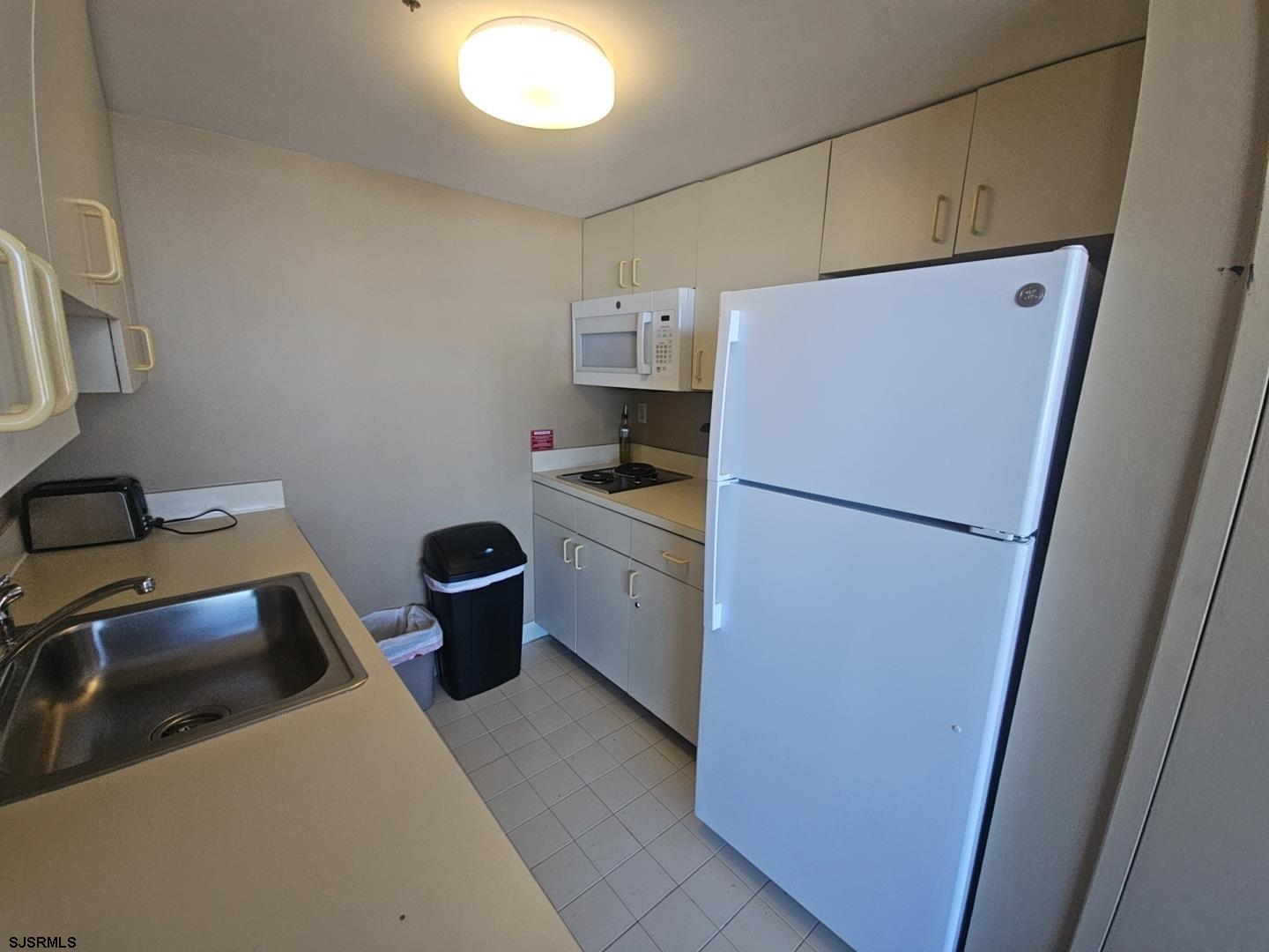 1515 Boardwalk Unit: 911