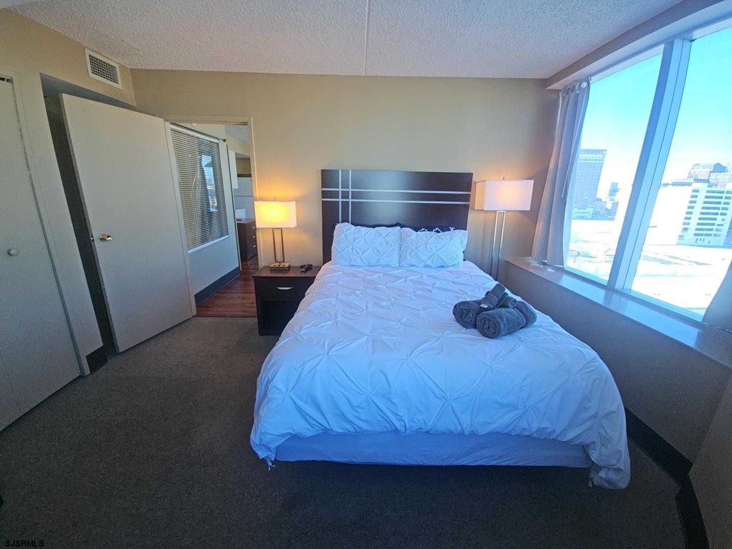 1515 Boardwalk Unit: 911