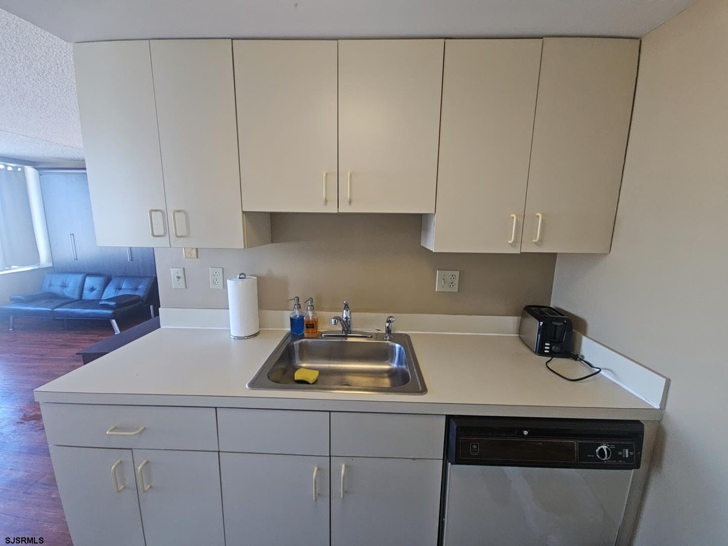 1515 Boardwalk Unit: 911