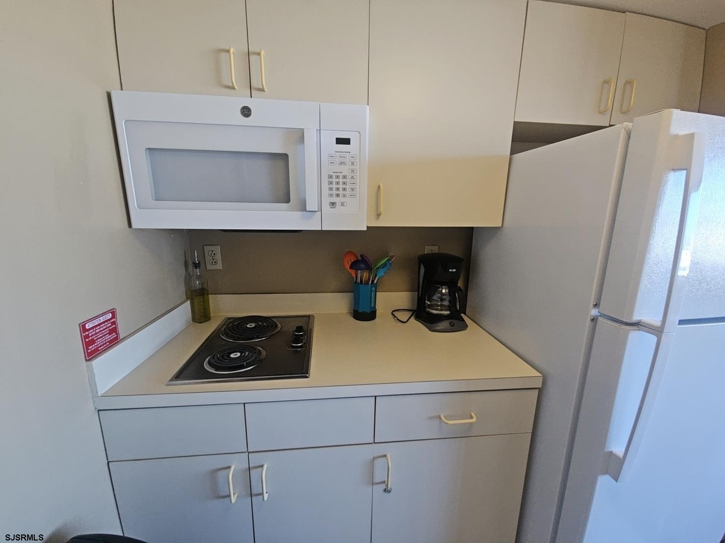 1515 Boardwalk Unit: 911