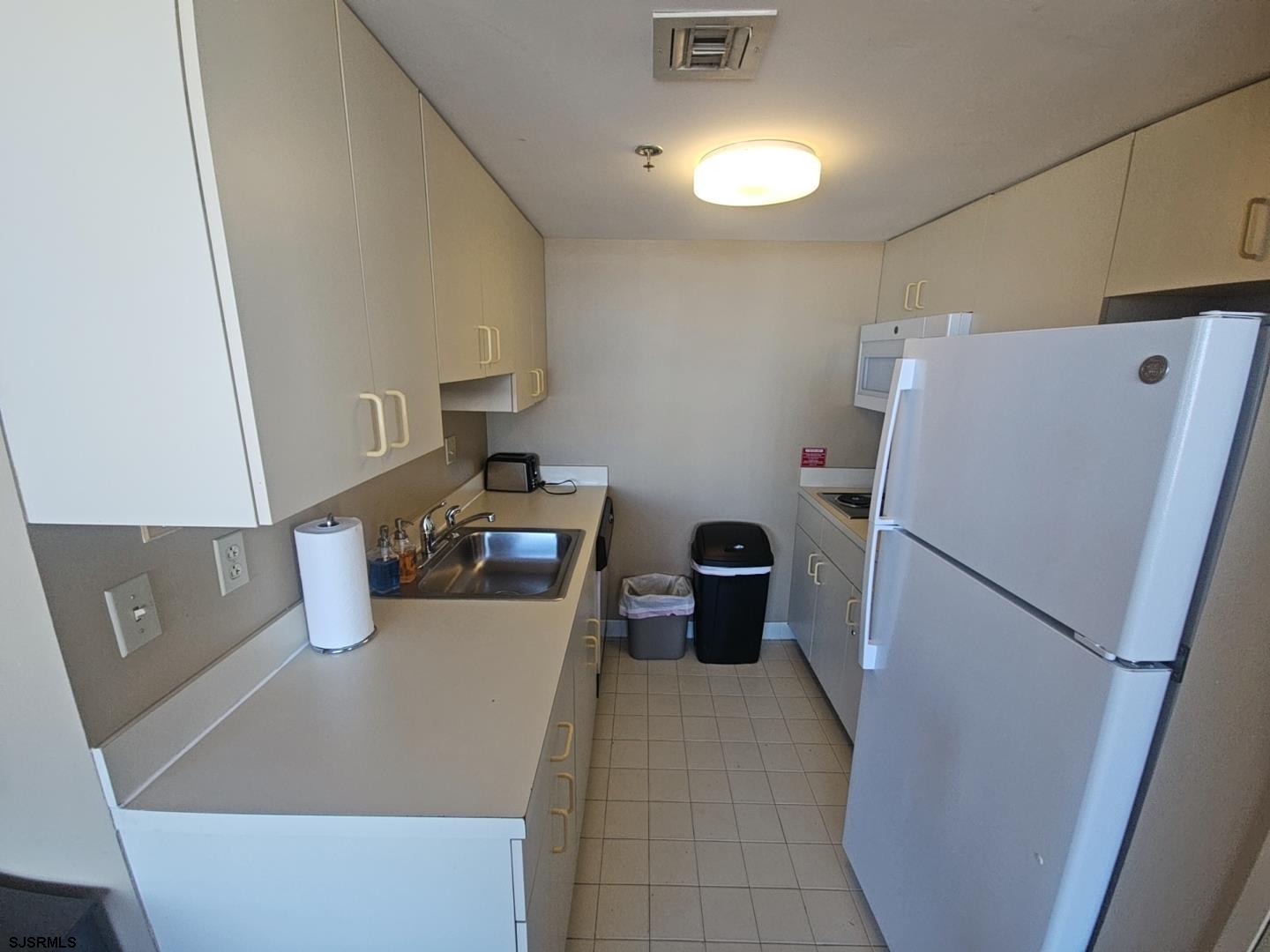 1515 Boardwalk Unit: 911