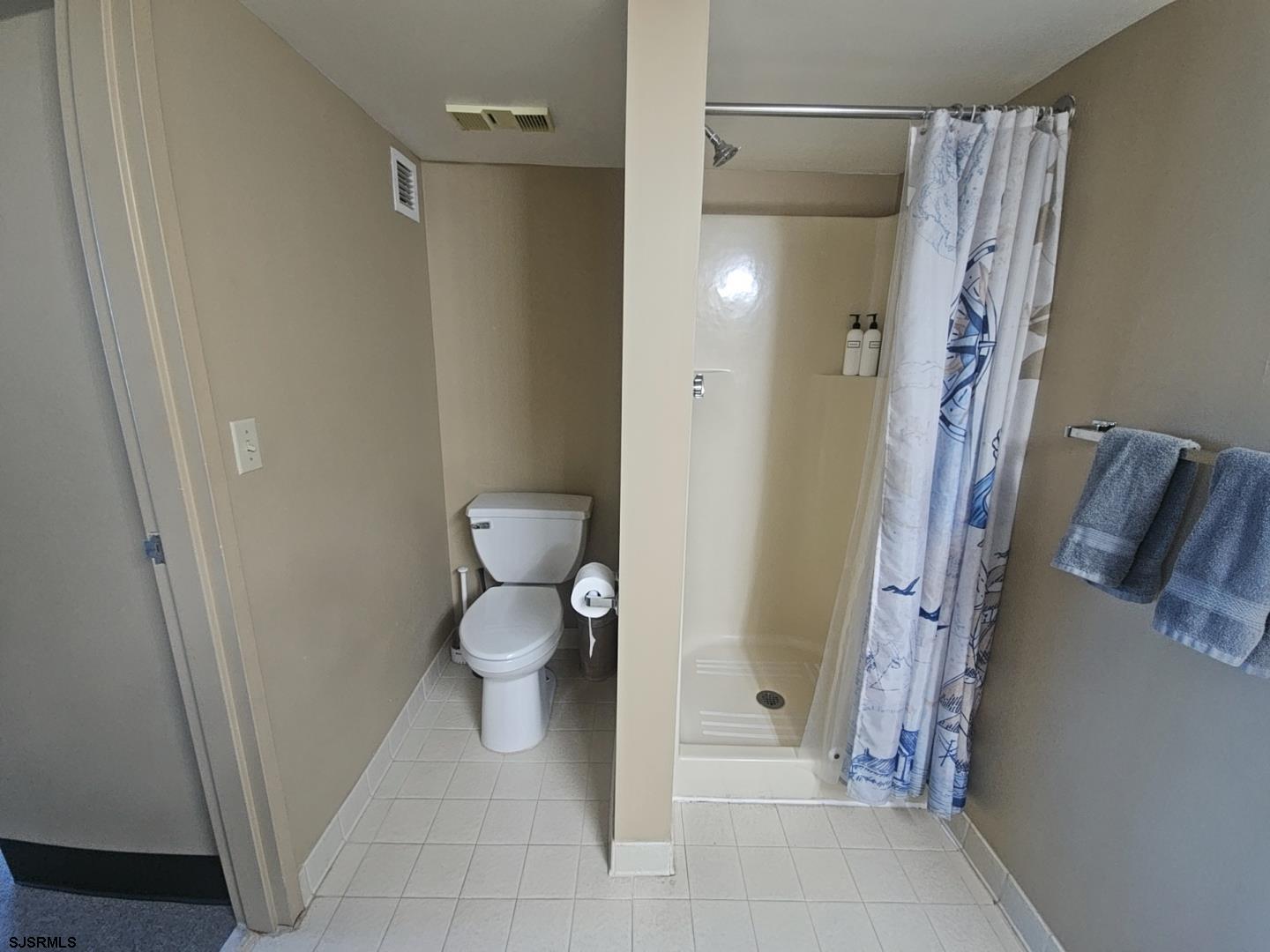 1515 Boardwalk Unit: 911