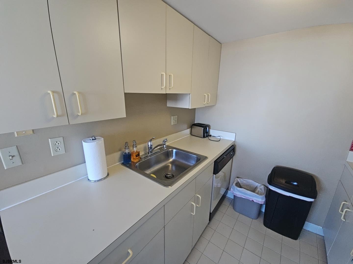 1515 Boardwalk Unit: 911