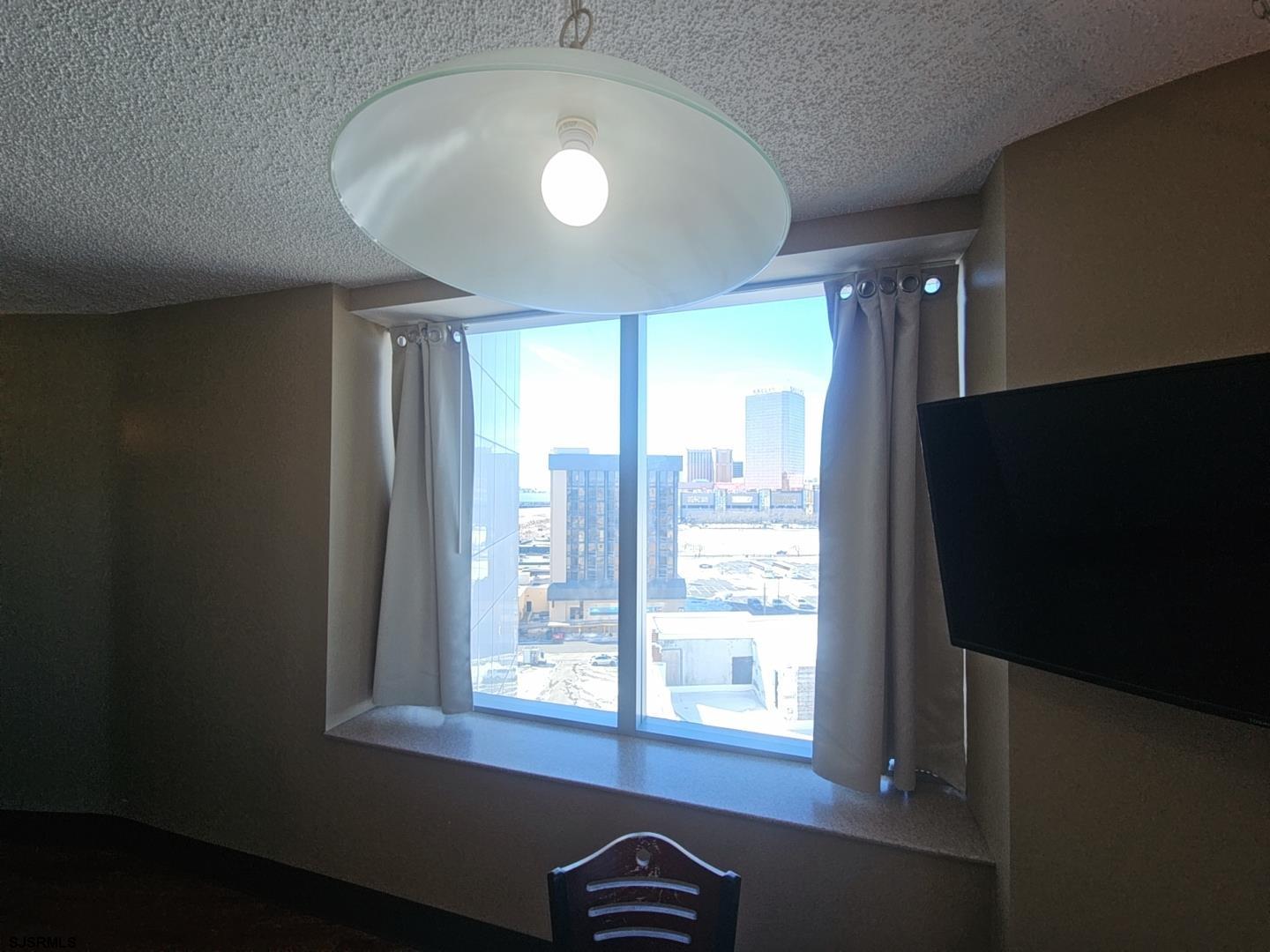 1515 Boardwalk Unit: 911