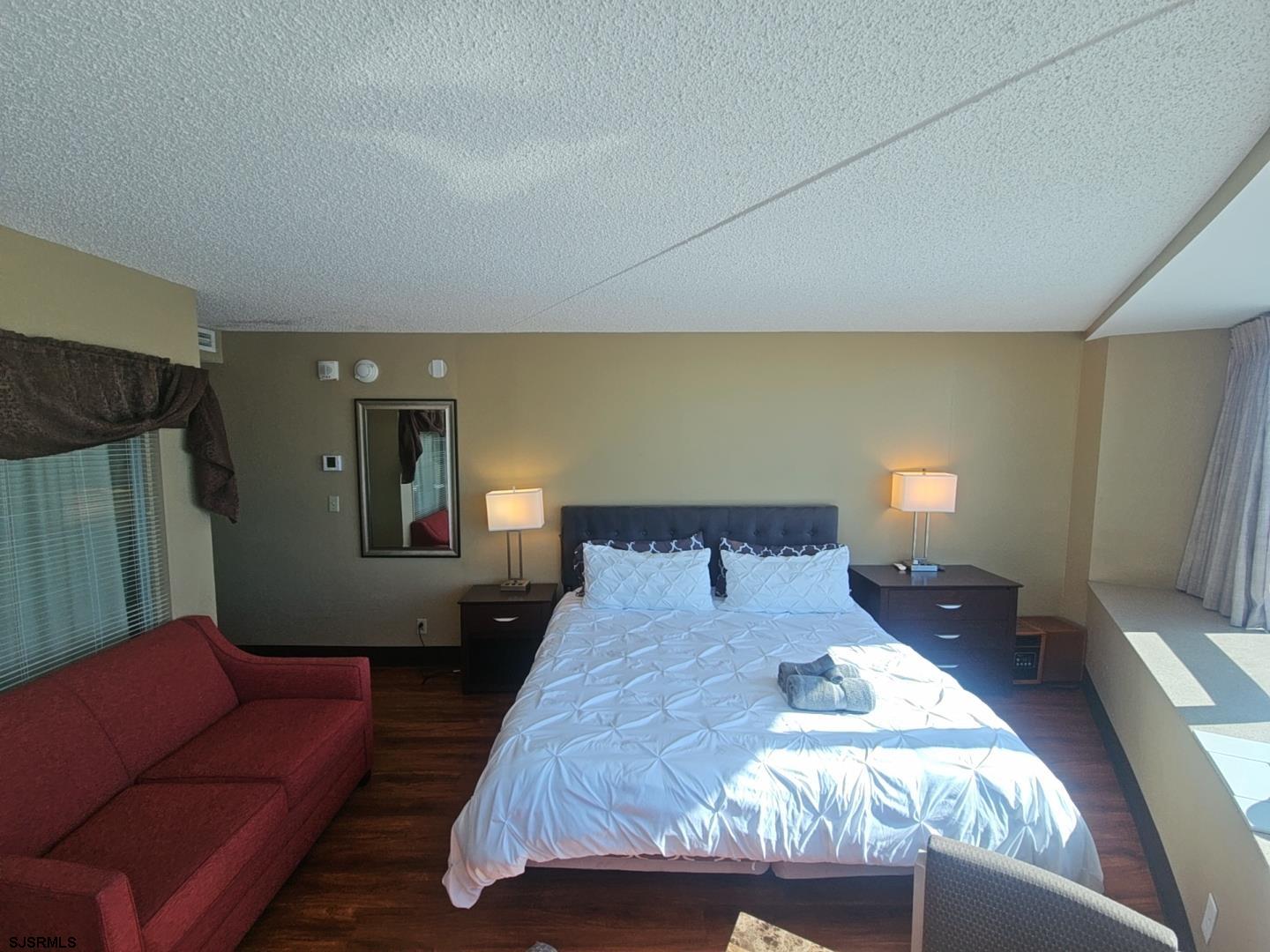 1515 Boardwalk Unit: 1907