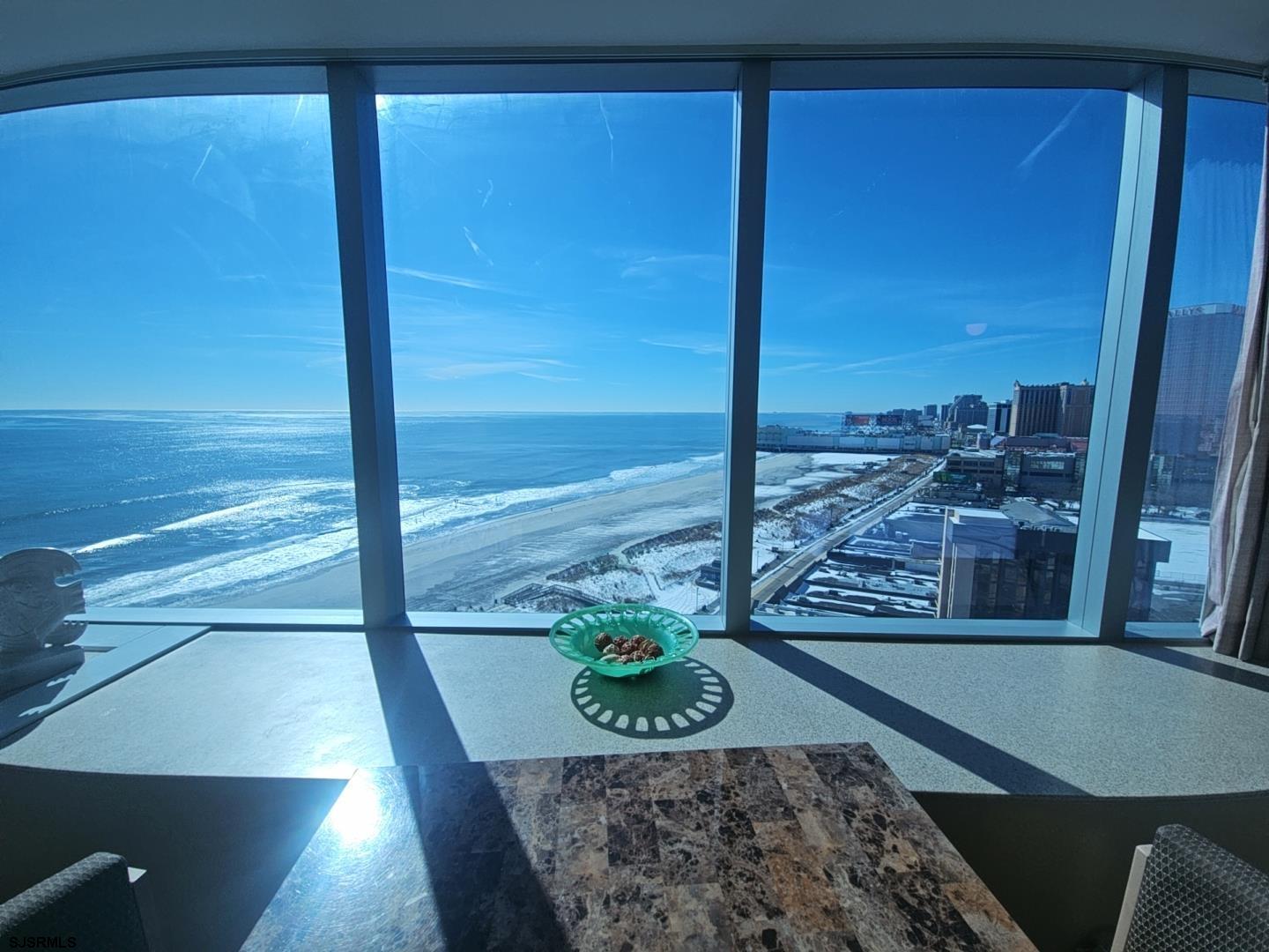 1515 Boardwalk Unit: 1907