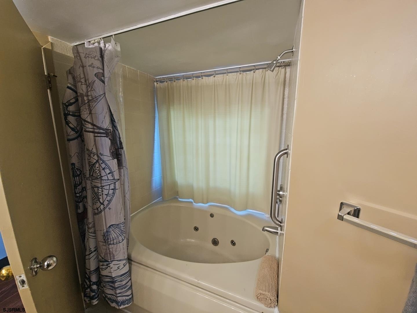 1515 Boardwalk Unit: 1907