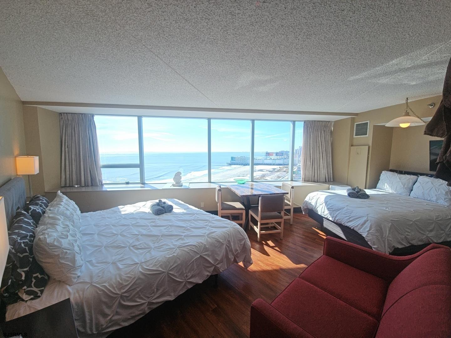 1515 Boardwalk Unit: 1907