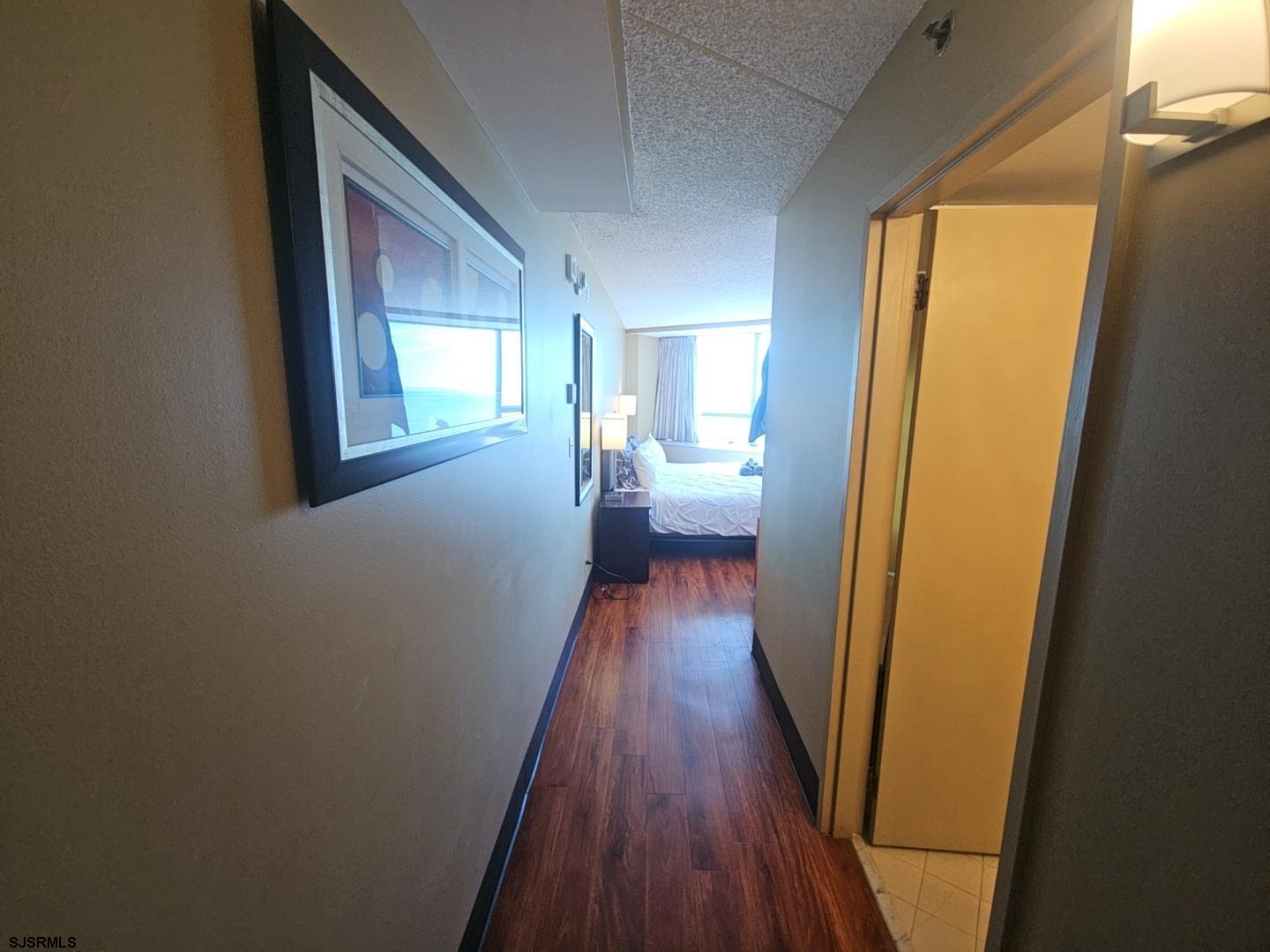 1515 Boardwalk Unit: 1907