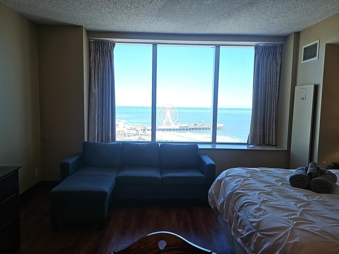 1515 Boardwalk Unit: 2102