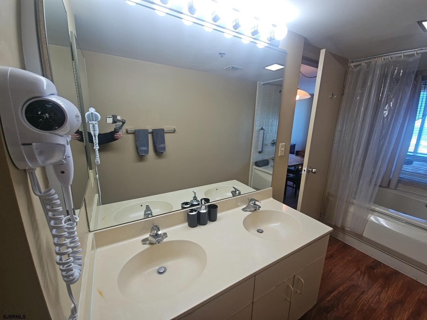 1515 Boardwalk Unit: 2102