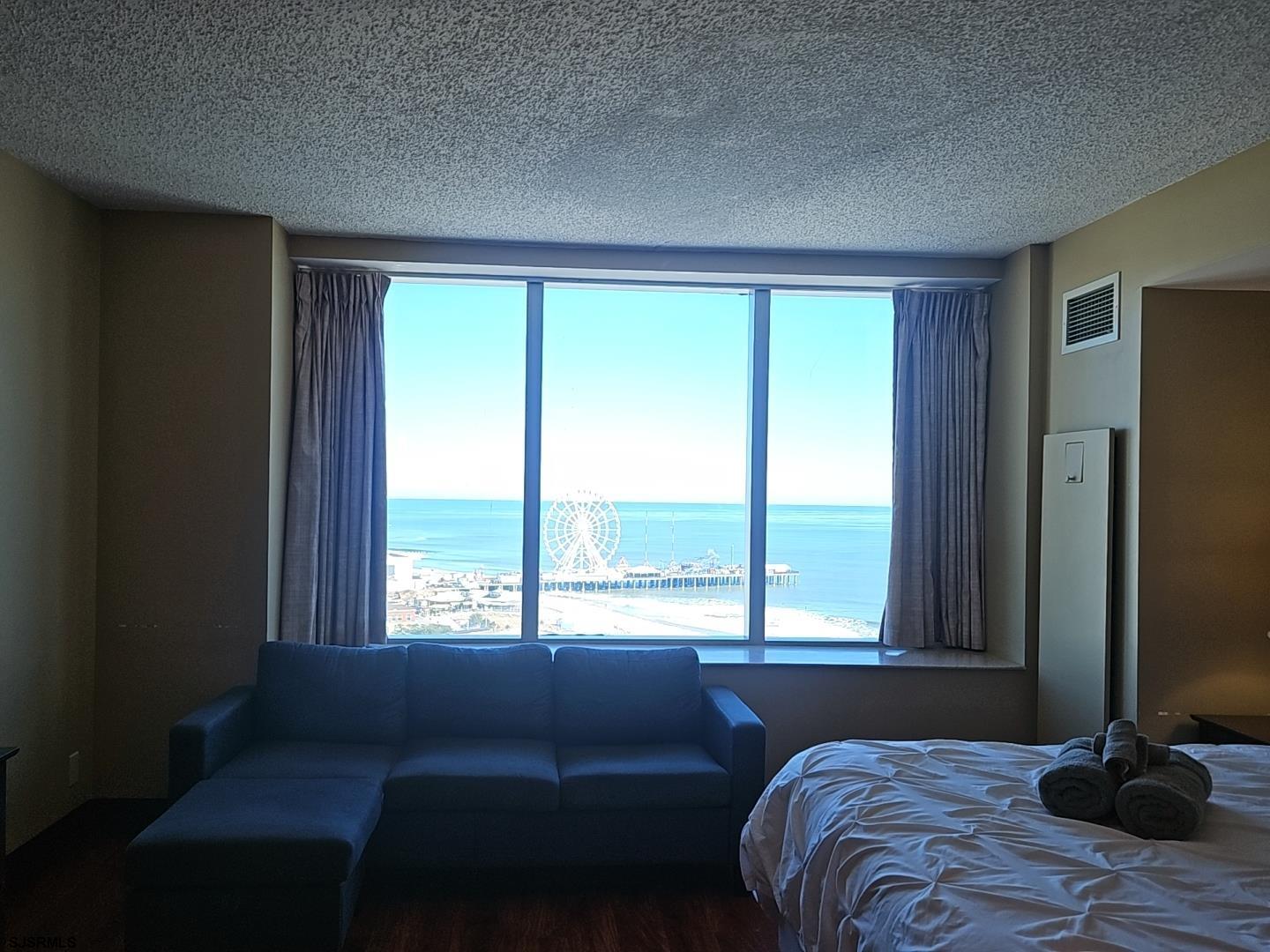 1515 Boardwalk Unit: 2102