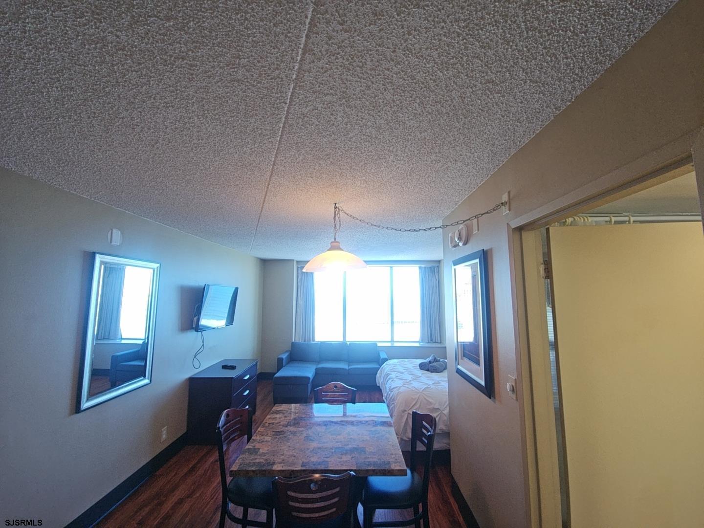 1515 Boardwalk Unit: 2102