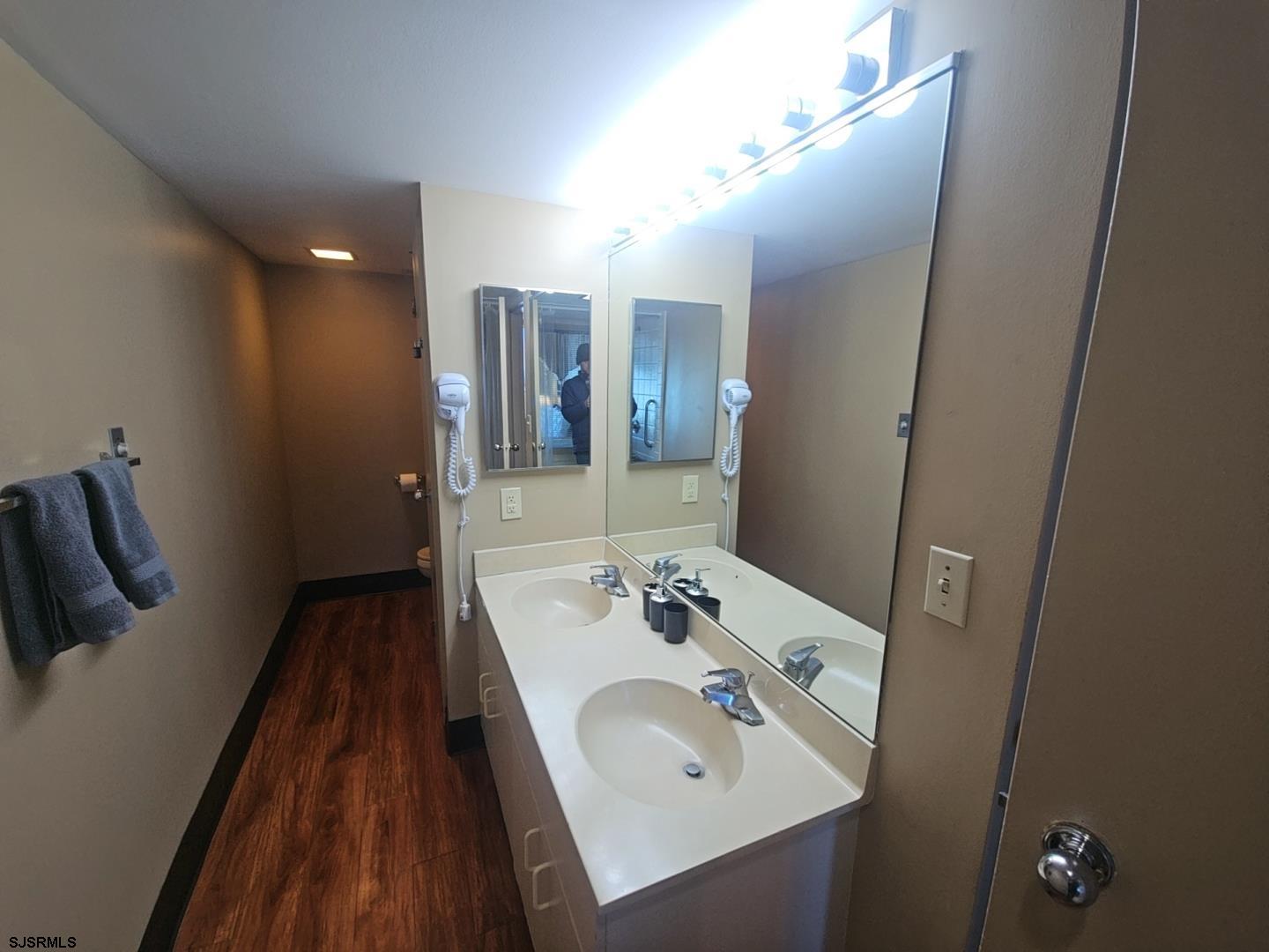 1515 Boardwalk Unit: 2102