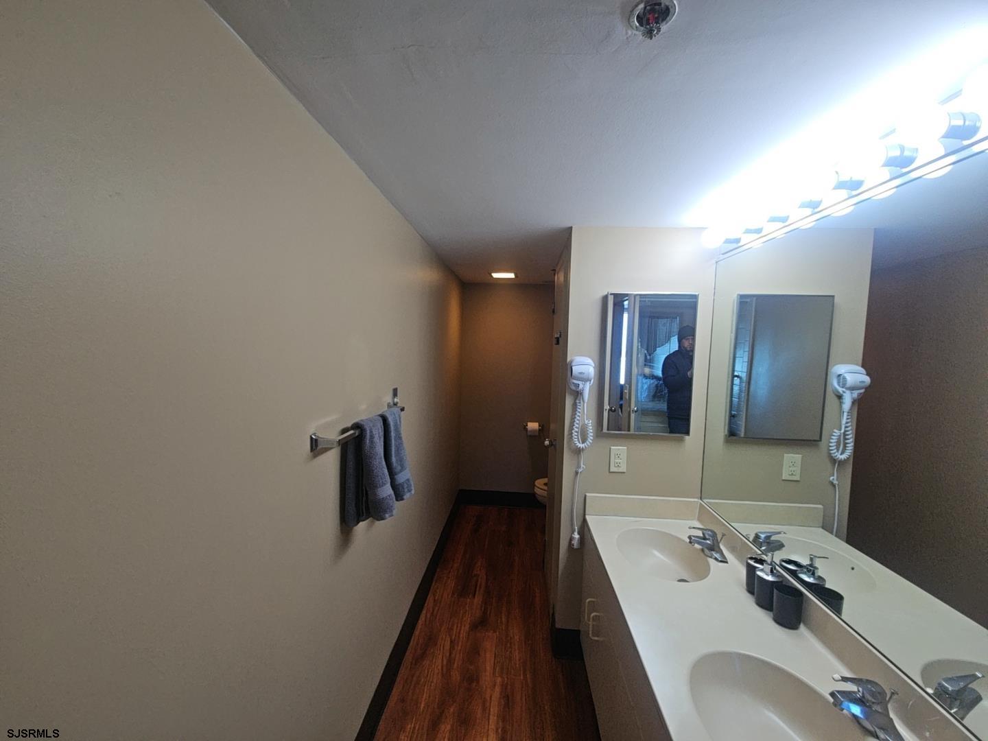 1515 Boardwalk Unit: 2102