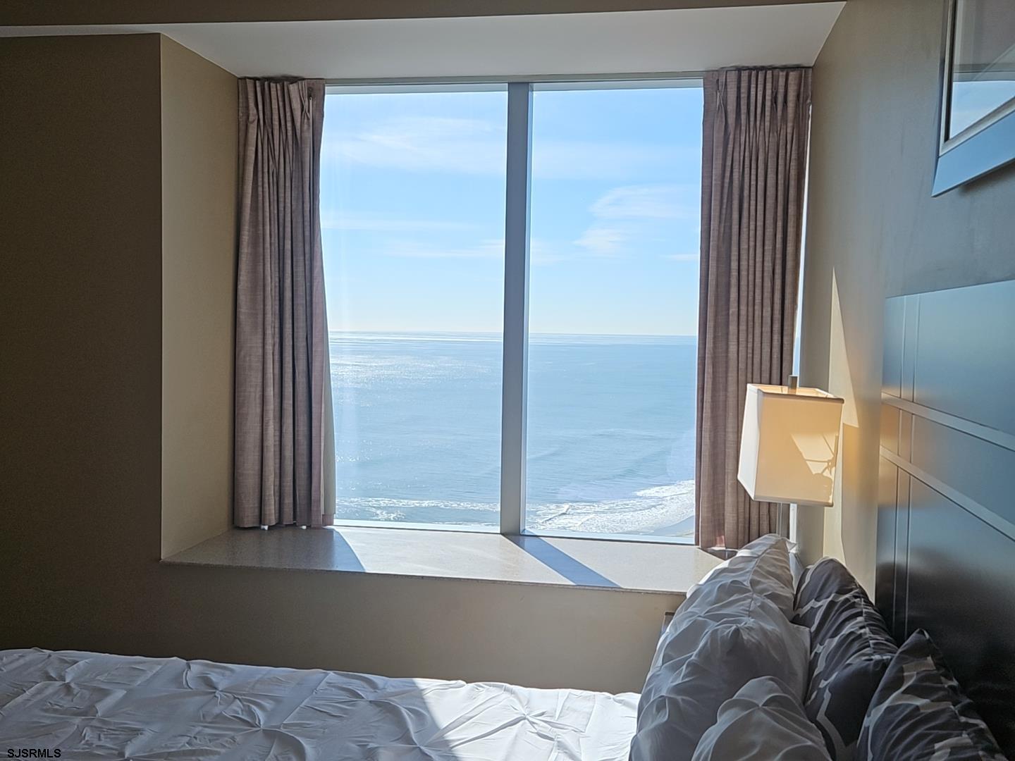 1515 Boardwalk Unit: 2709