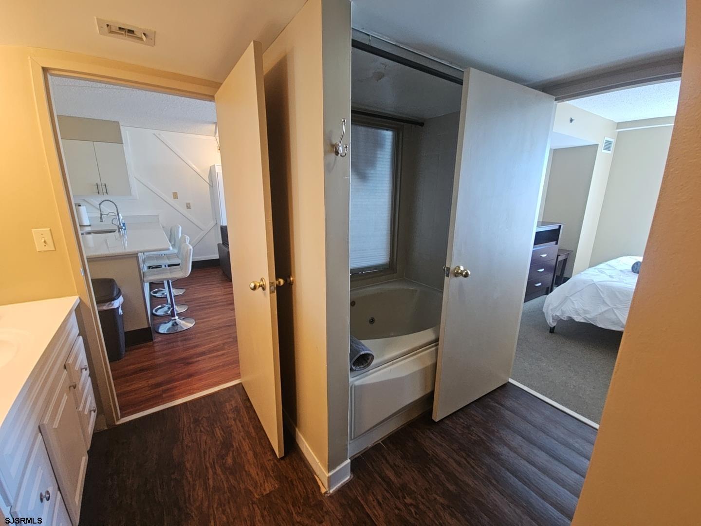 1515 Boardwalk Unit: 2709