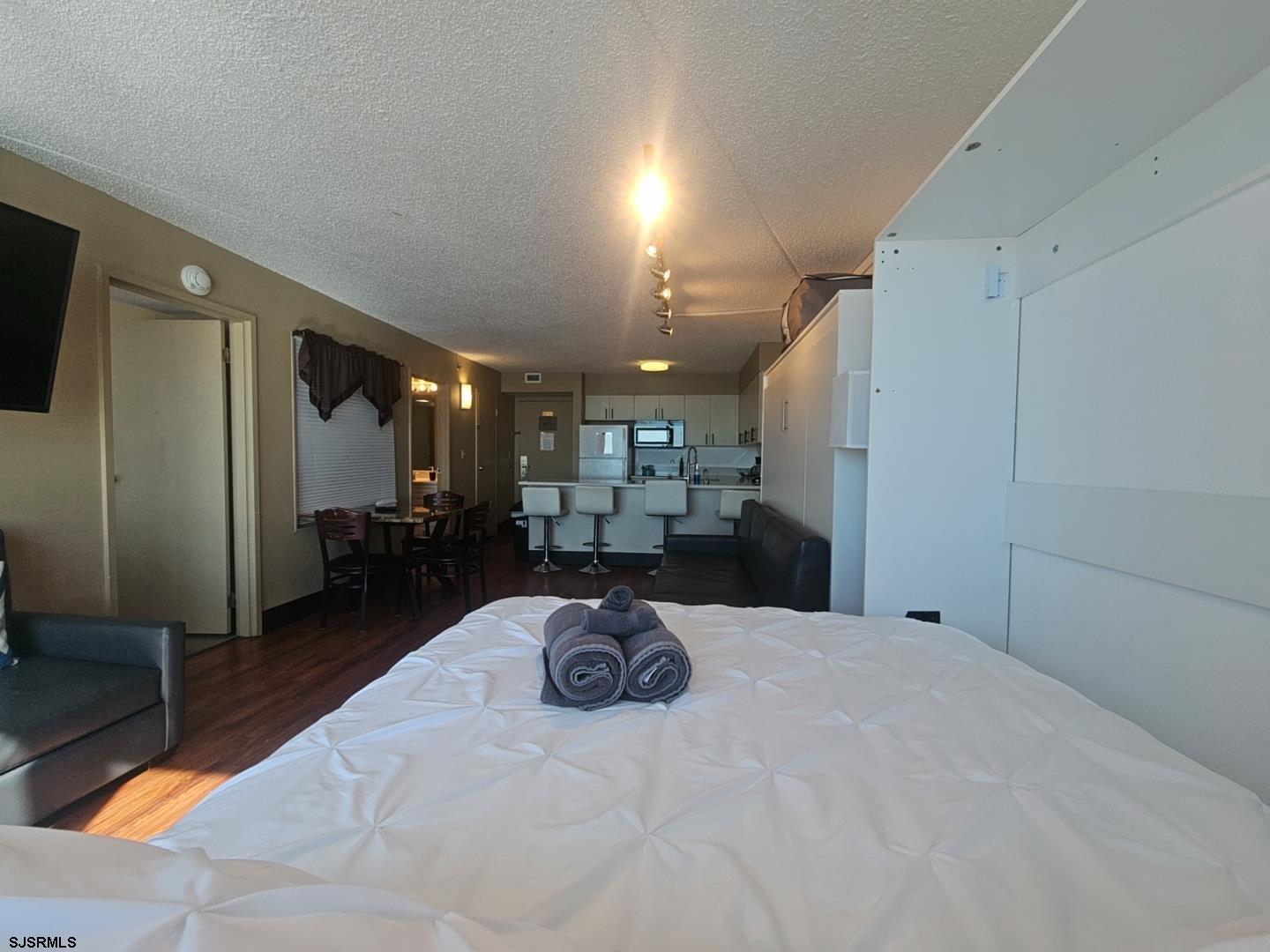 1515 Boardwalk Unit: 2709