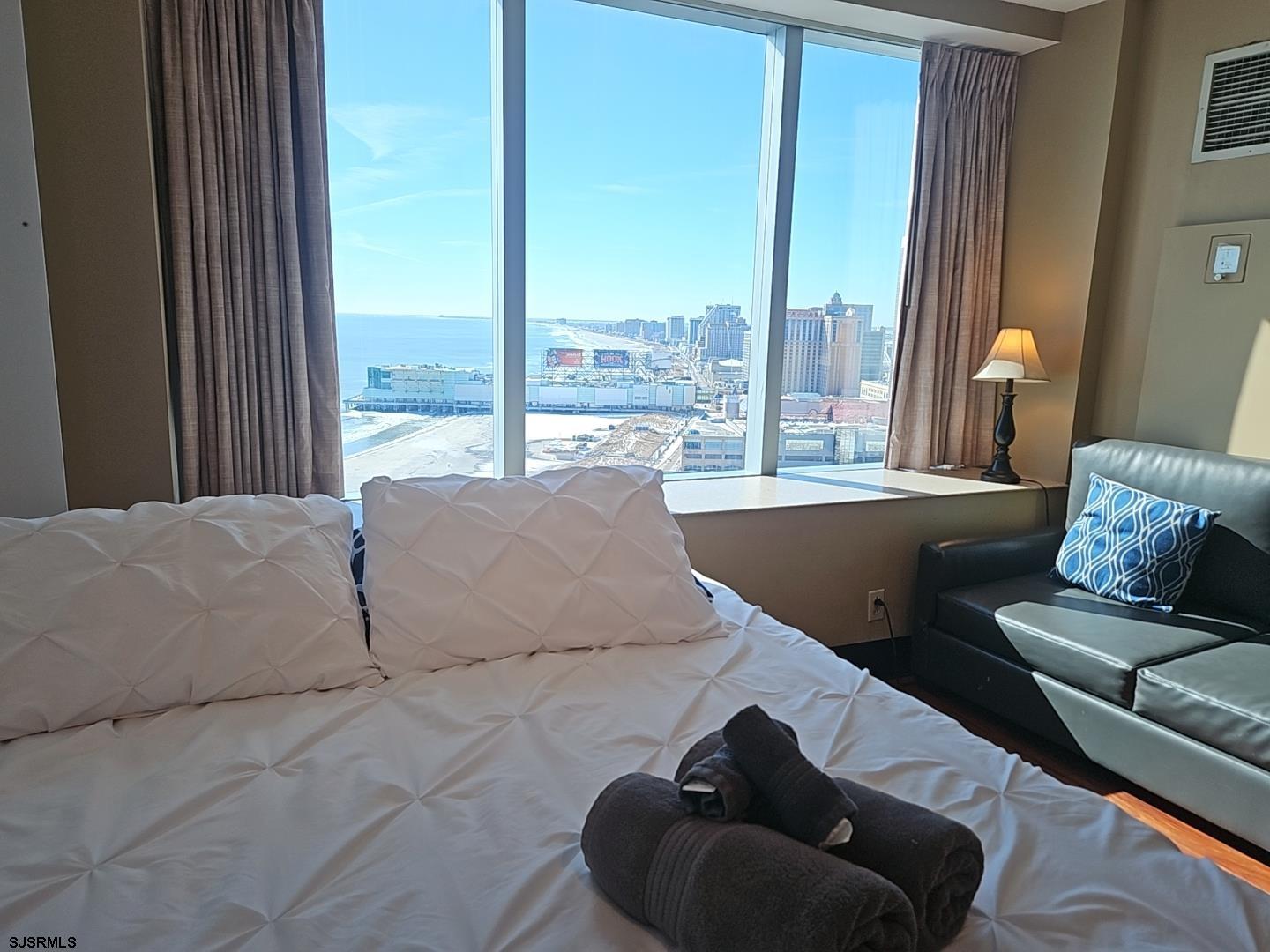 1515 Boardwalk Unit: 2709
