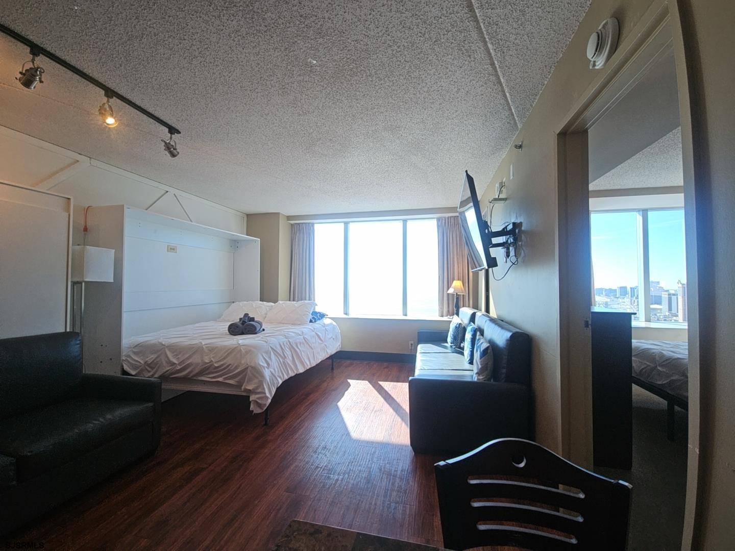 1515 Boardwalk Unit: 2709