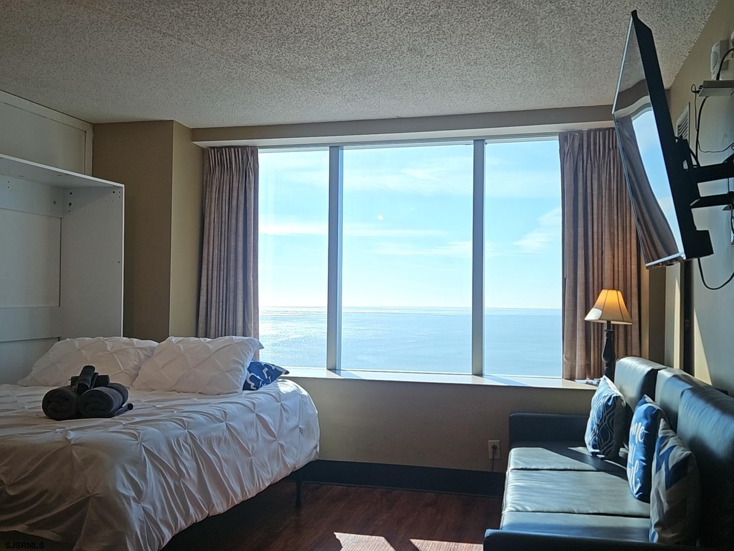 1515 Boardwalk Unit: 2709