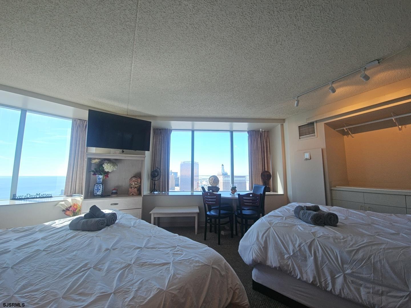 1515 Boardwalk Unit: 2910
