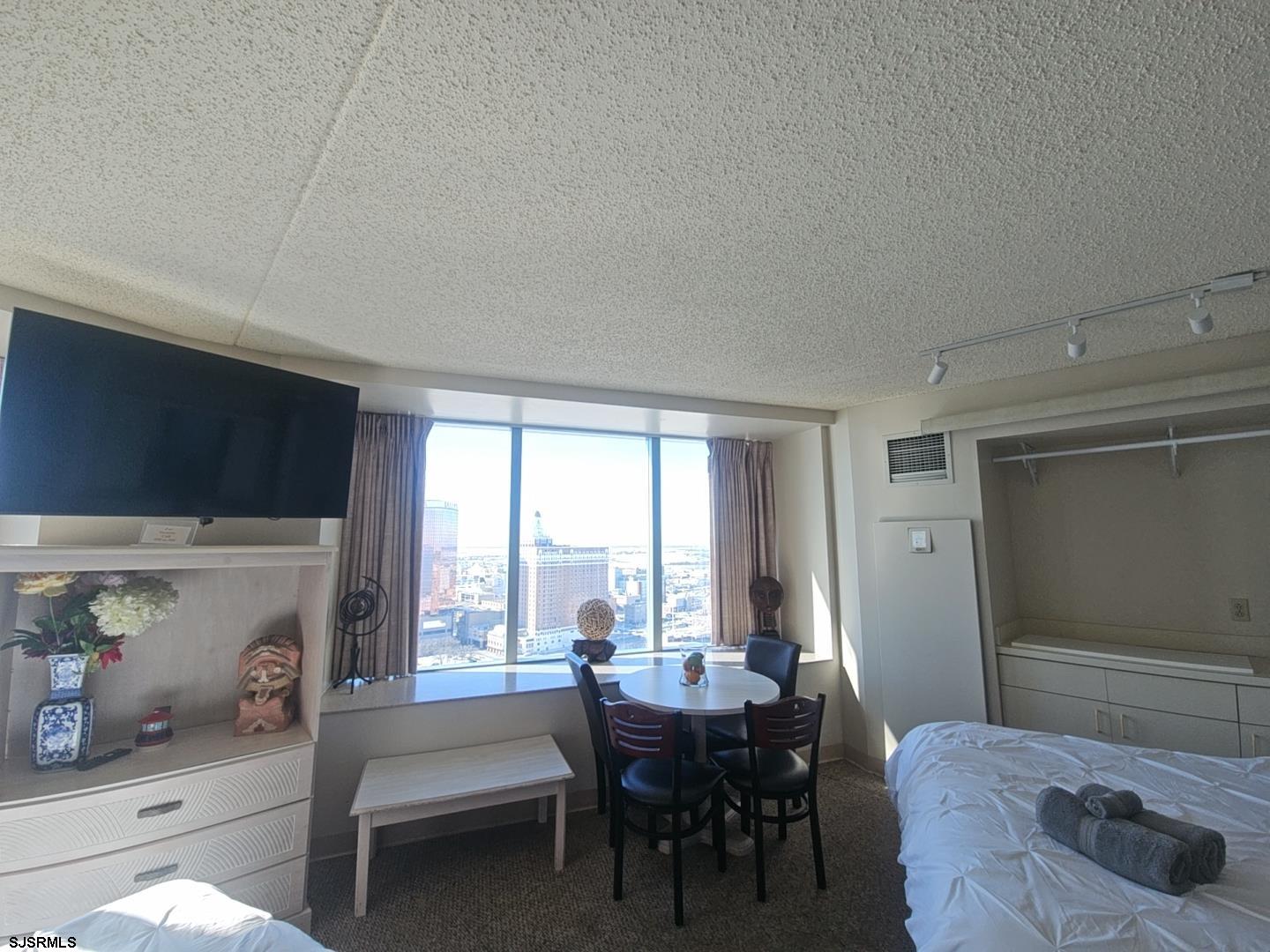 1515 Boardwalk Unit: 2910