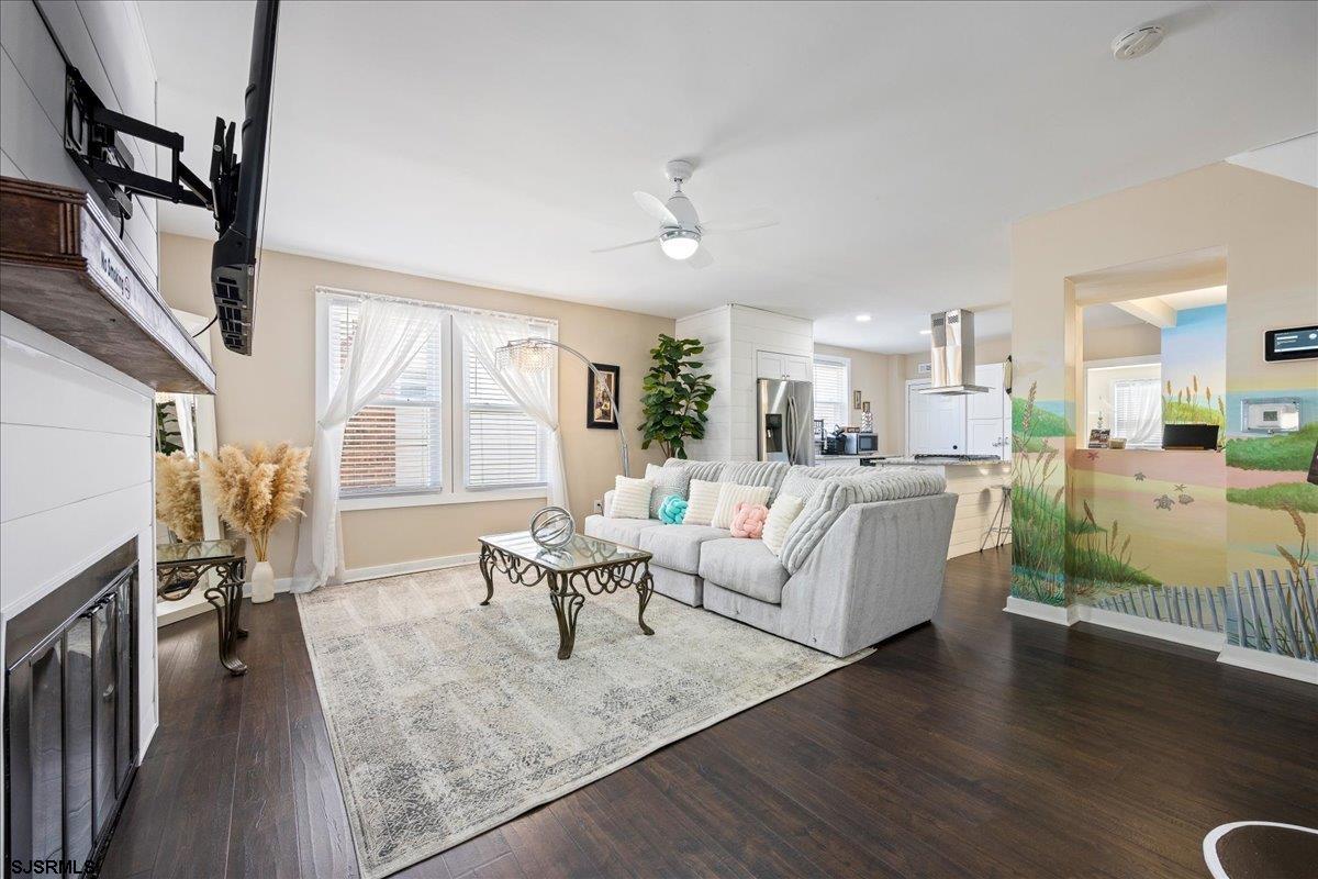 22 N Austin Ave