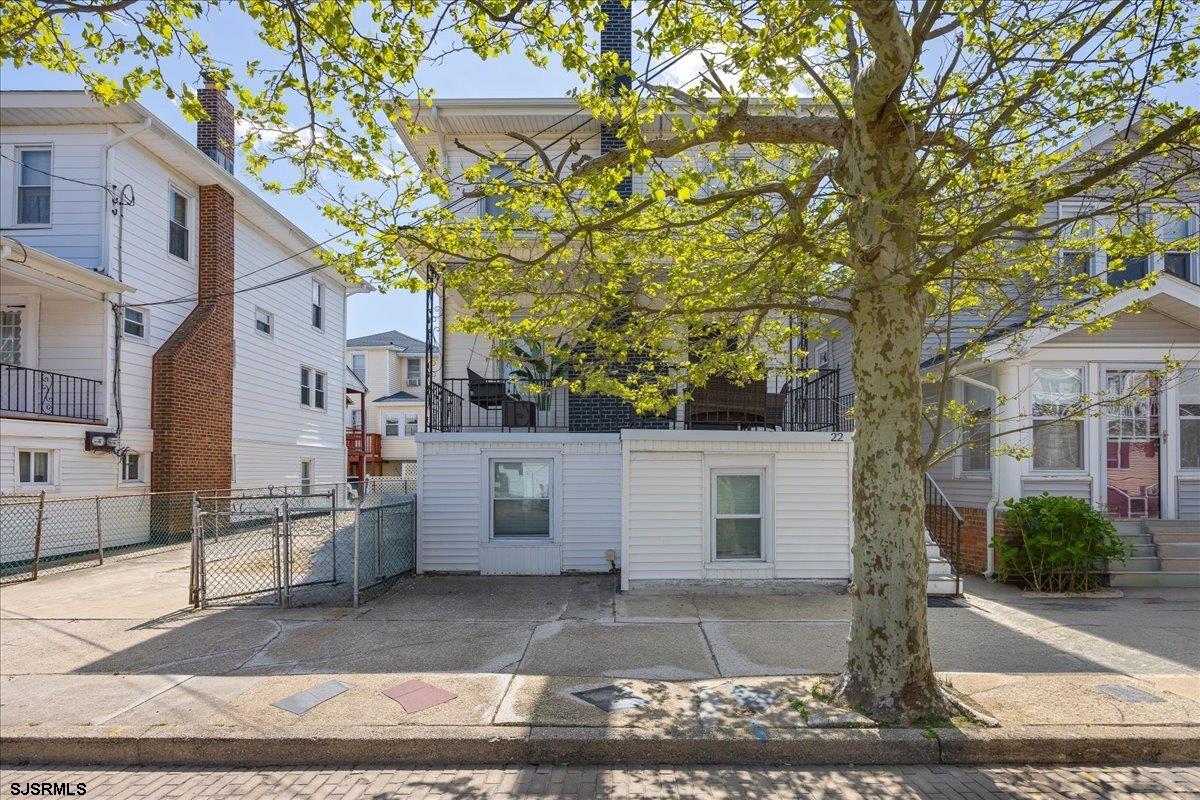 22 N Austin Ave