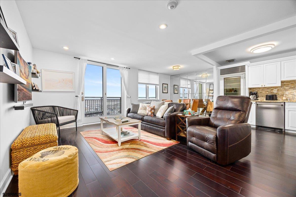 9600 Atlantic Ave Unit: 1808