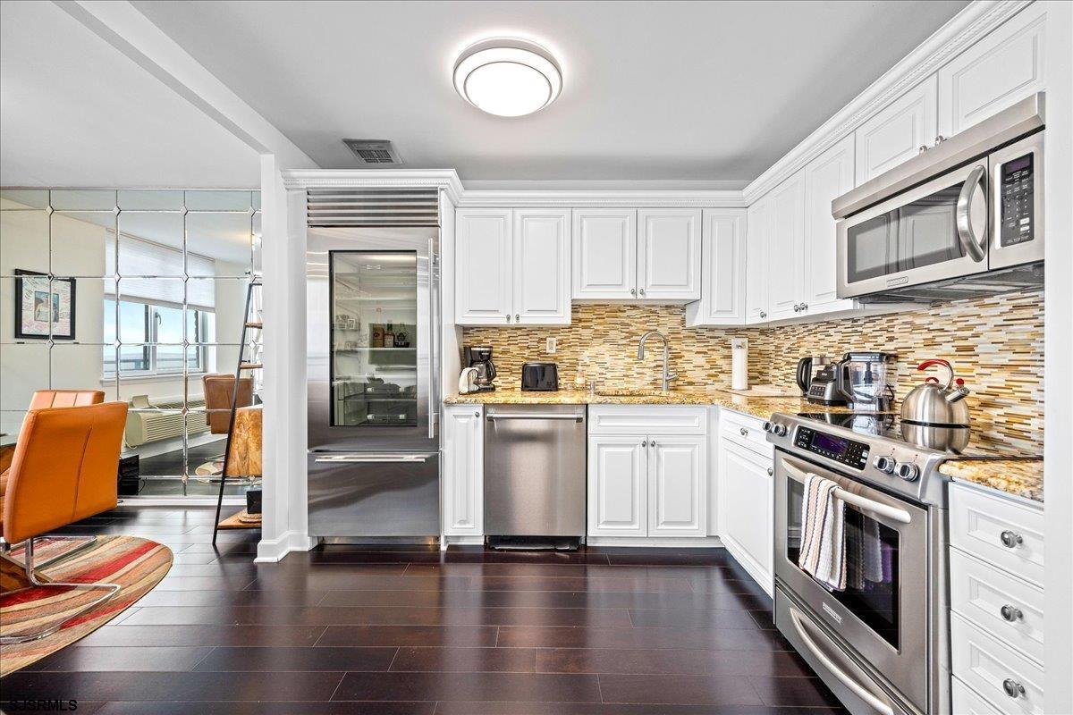 9600 Atlantic Ave Unit: 1808