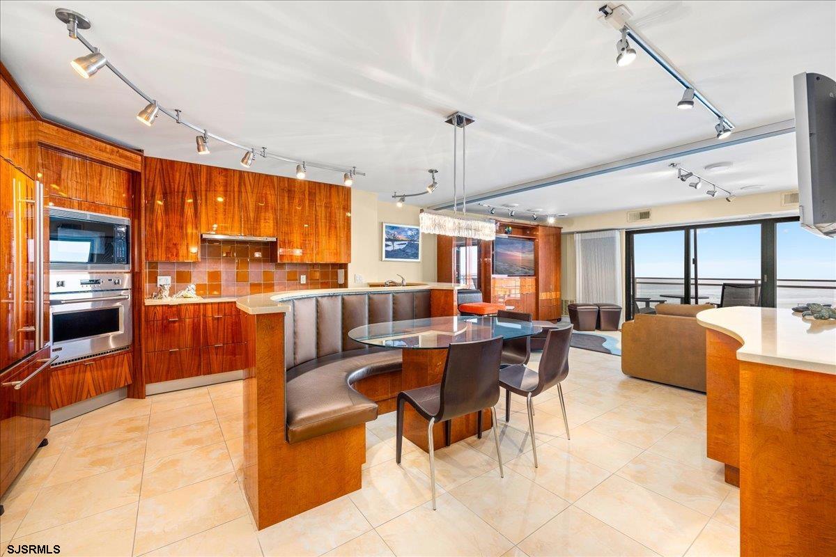 2700 Atlantic Ave Unit: 515