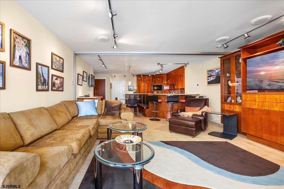 2700 Atlantic Ave Unit: 515