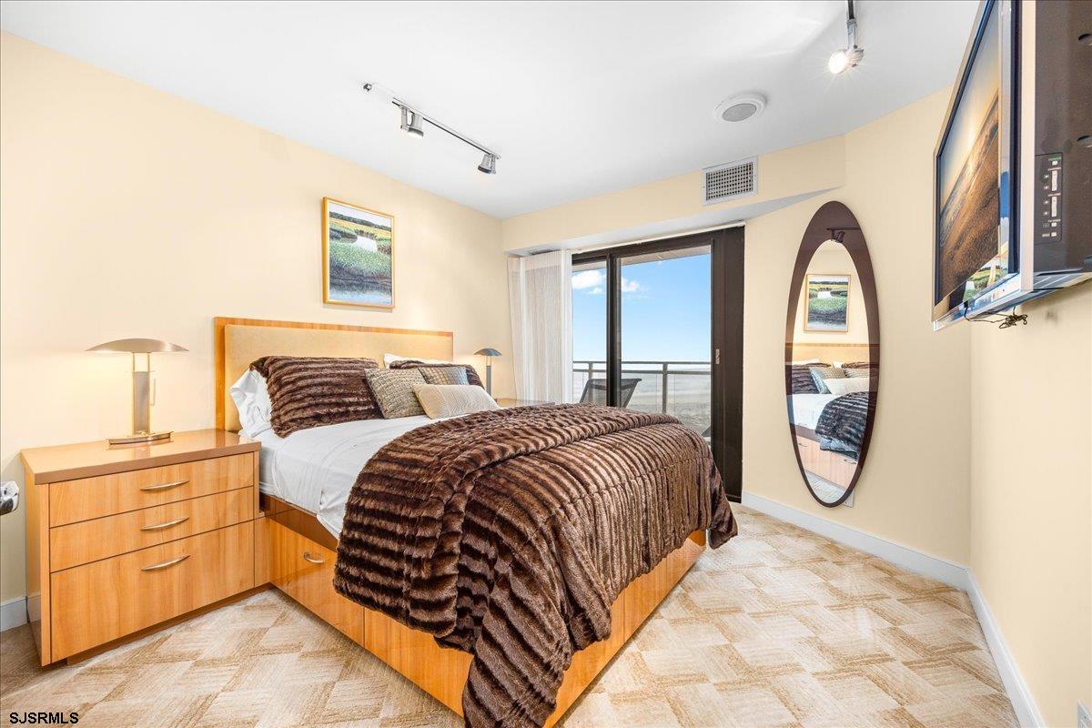 2700 Atlantic Ave Unit: 515