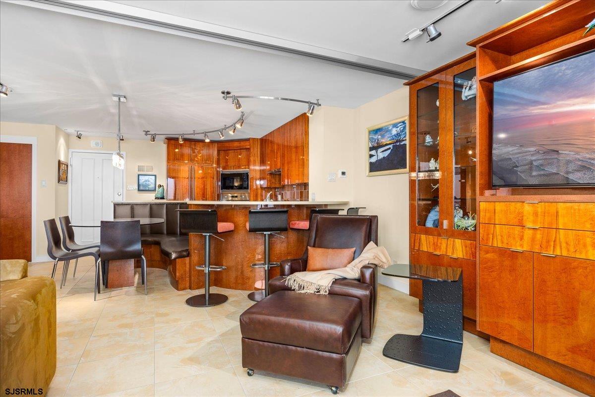 2700 Atlantic Ave Unit: 515