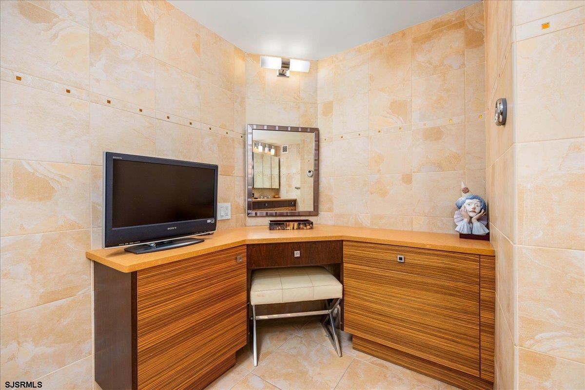 2700 Atlantic Ave Unit: 515