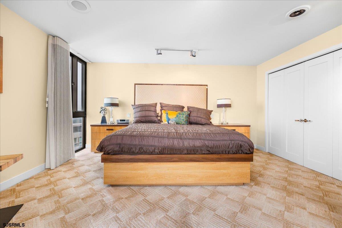 2700 Atlantic Ave Unit: 515