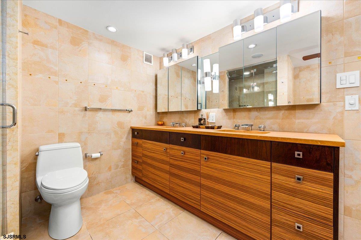 2700 Atlantic Ave Unit: 515