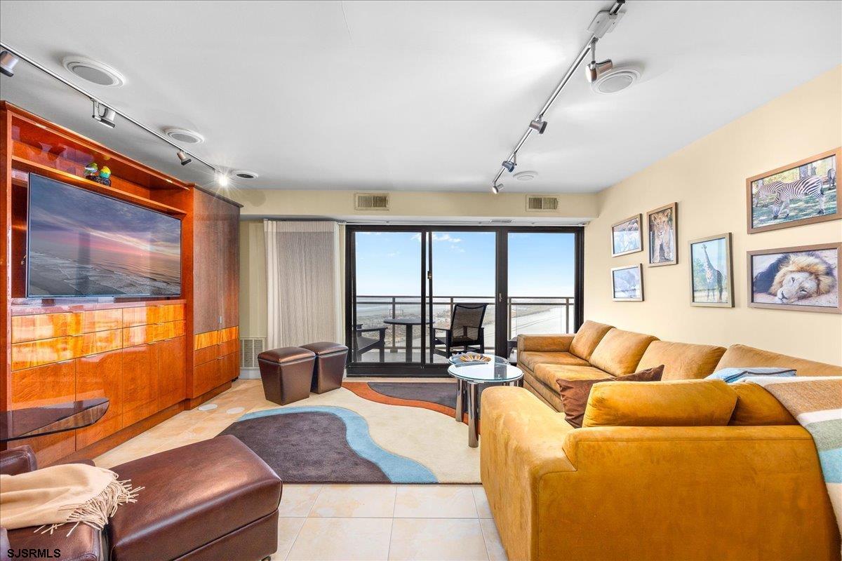 2700 Atlantic Ave Unit: 515