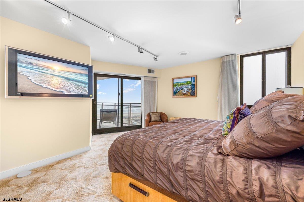 2700 Atlantic Ave Unit: 515