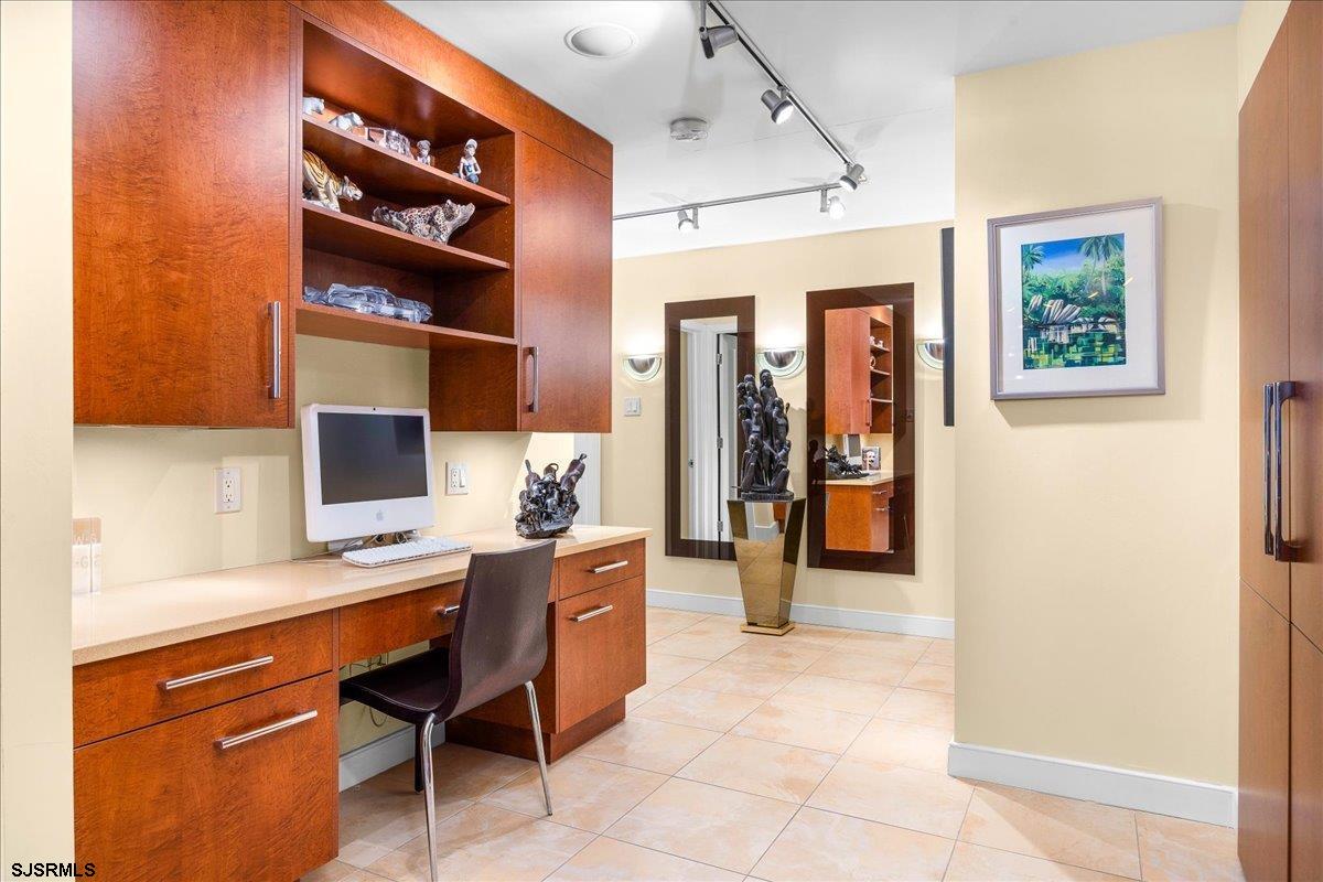 2700 Atlantic Ave Unit: 515
