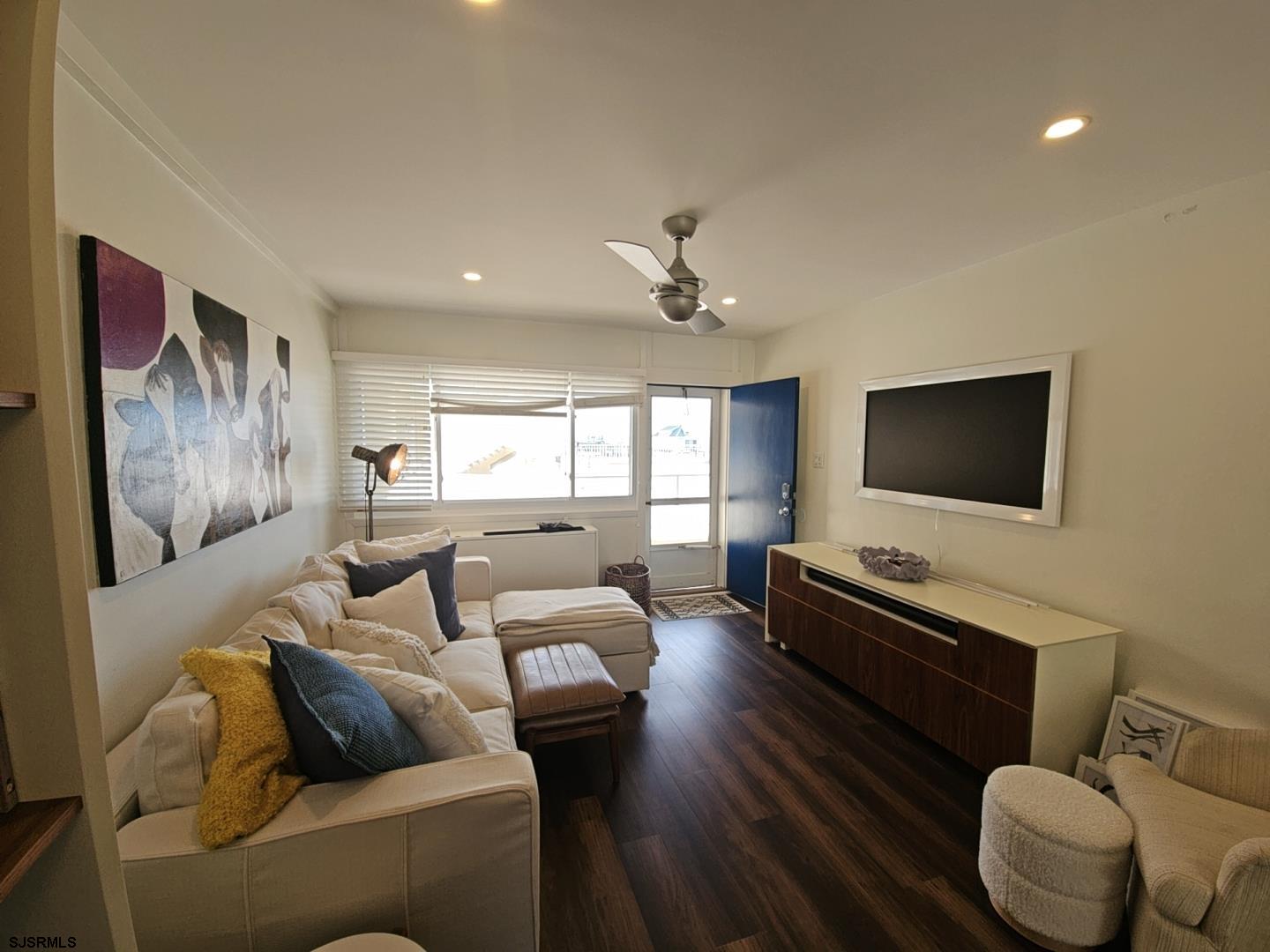 6100 Boardwalk