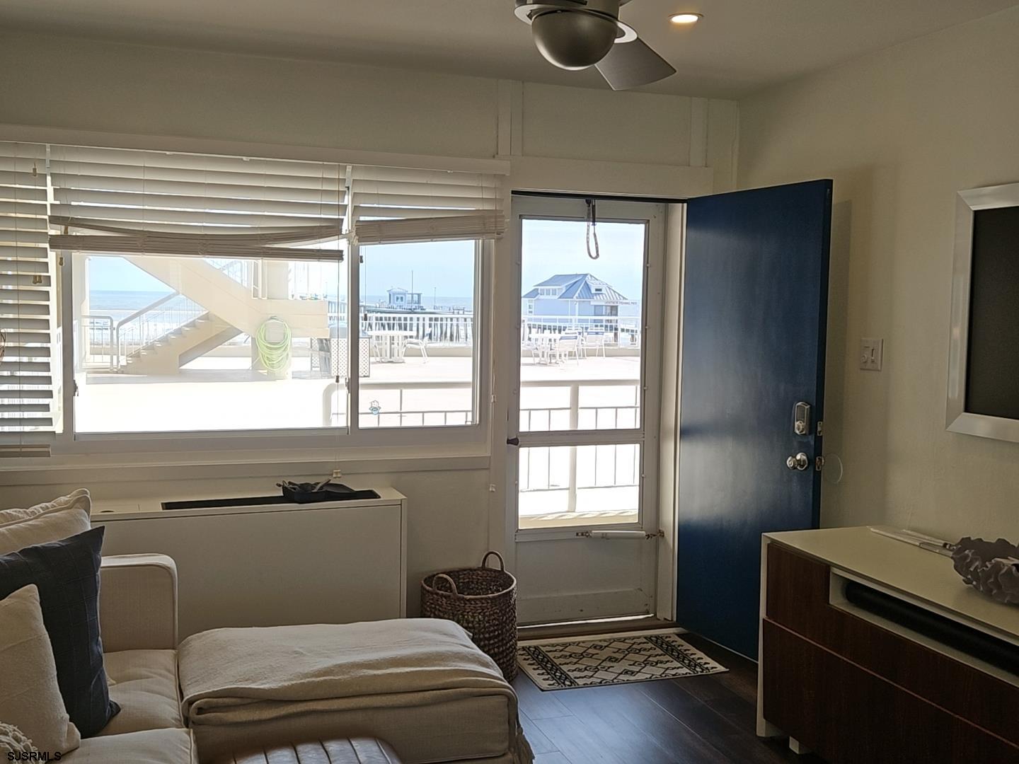 6100 Boardwalk